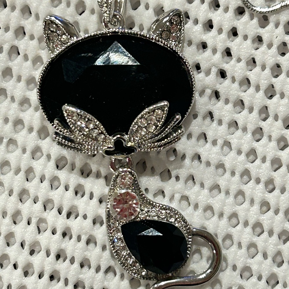 Black Onyx Crystal Cat Pendant Necklace